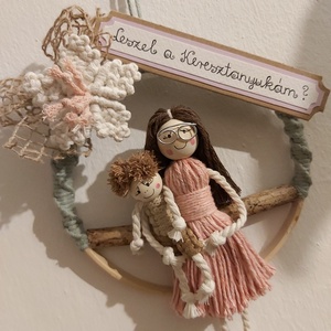 Keresztszülő felkérő makramé figurákkal - baba - mama - keresztelő kellékek - keresztszülő felkérő - Meska.hu
