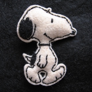Snoopy kitűző -  - Meska.hu