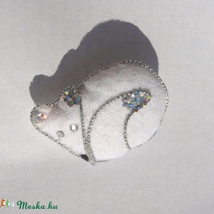 Ezüstróka  - ékszer - kitűző és bross - Meska.hu