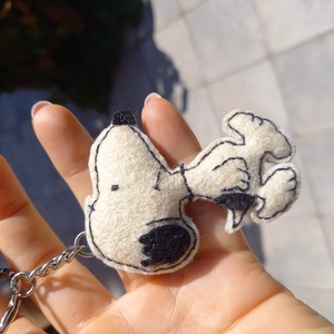 Snoopy kulcstartó - ékszer - kitűző és bross - Meska.hu