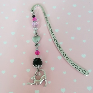 Cicás könyvjelző, rózsaszín, pink gyöngyökkel díszítve, ezüst színű macskás charm-mal - Meska.hu