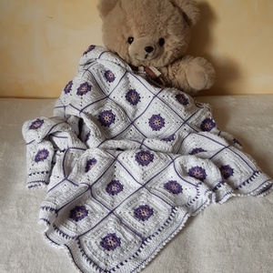 Horgolt lila virágos babatakaró - otthon & életmód - babaszoba, gyerekszoba - Meska.hu