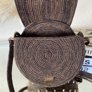 Crossbody táska arany szegecsekkel - stílusos kistáska akár más színben is  - táska & tok - kézitáska & válltáska - vállon átvethető táska - Meska.hu