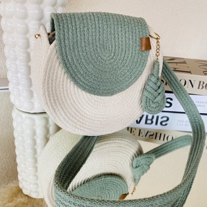 Crossbody kör alakú táska  - stílusos kistáska akár más színben is  - táska & tok - kézitáska & válltáska - vállon átvethető táska - Meska.hu