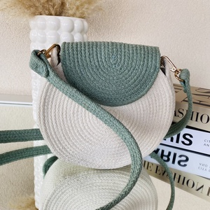 Crossbody kör alakú táska  - stílusos kistáska akár más színben is  - táska & tok - kézitáska & válltáska - vállon átvethető táska - Meska.hu