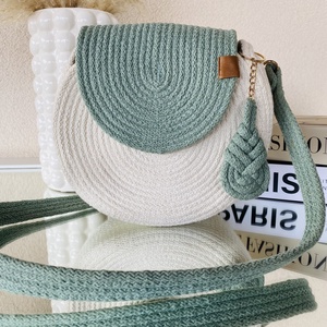 Crossbody kör alakú táska  - stílusos kistáska akár más színben is  - táska & tok - kézitáska & válltáska - vállon átvethető táska - Meska.hu