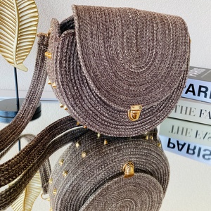 Crossbody táska arany szegecsekkel - stílusos kistáska akár más színben is  - táska & tok - kézitáska & válltáska - vállon átvethető táska - Meska.hu