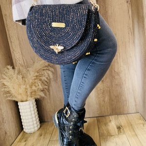 Fekete - arany crossbody táska arany szegecsekkel - stílusos kistáska akár más színben is  - táska & tok - kézitáska & válltáska - vállon átvethető táska - Meska.hu