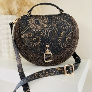 Különleges női táska, valódi bőr kiegészítőkkel - táska & tok - kézitáska & válltáska - vállon átvethető táska - Meska.hu