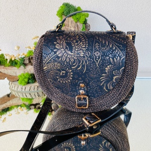 Különleges női táska, valódi bőr kiegészítőkkel - táska & tok - kézitáska & válltáska - vállon átvethető táska - Meska.hu