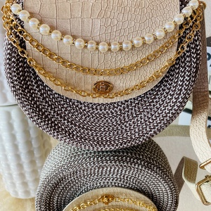 Női crossbody táska - különleges kézműves táska barna és krm színben - táska & tok - kézitáska & válltáska - vállon átvethető táska - Meska.hu