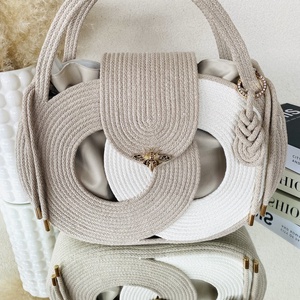 Különleges női táska - Egyedi táska választható színekben, Táska & Tok, Kézitáska & válltáska, Vállon átvethető táska, Varrás, MESKA