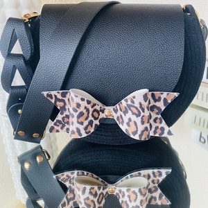 Különleges női táska, valódi bőr kiegészítőkkel - táska & tok - kézitáska & válltáska - vállon átvethető táska - Meska.hu