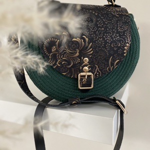 Különleges női táska, valódi bőr kiegészítőkkel - táska & tok - kézitáska & válltáska - vállon átvethető táska - Meska.hu