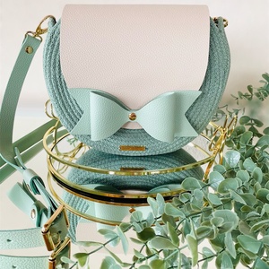 Különleges női táska, valódi bőr kiegészítőkkel - táska & tok - kézitáska & válltáska - vállon átvethető táska - Meska.hu