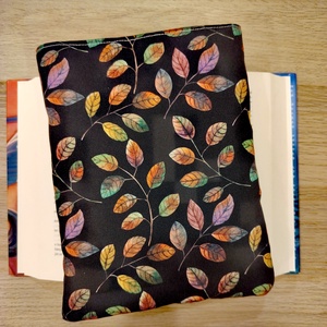 Vízhatlan ölelhető könyvtok (leveles) - Meska.hu