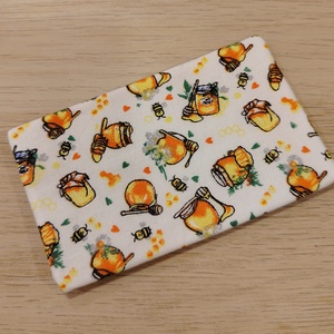 Méhecskés zsepitartó - táska & tok - pénztárca & más tok - zsebkendőtartó tok - Meska.hu