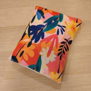 Vízhatlan ölelhető könyvtok (rózsaszín virágos)  - könyv & zene - könyvtok - Meska.hu