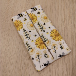 Méhecskés zsepitartó, Táska & Tok, Pénztárca & Más tok, Zsebkendőtartó tok, Varrás, MESKA