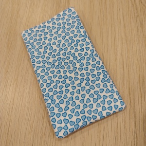 Szivecskés zsepitartó - táska & tok - pénztárca & más tok - zsebkendőtartó tok - Meska.hu