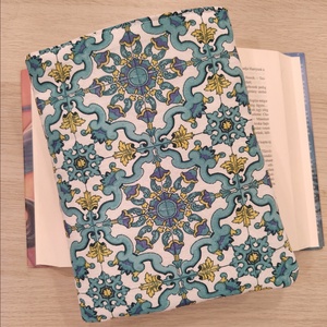 Csempe hatású ölelhető könyvtok , Otthon & Életmód, Papír, írószer, Könyv- és füzetborító, Varrás, MESKA