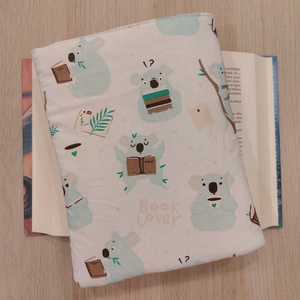 Olvasó koala könyvtok - Meska.hu