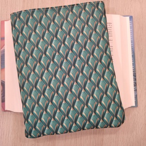 Vízhatlan ölelhető könyvtok ( páva ) - Meska.hu