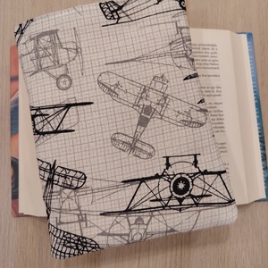 Repülős ölelhető könyvtok  - Meska.hu