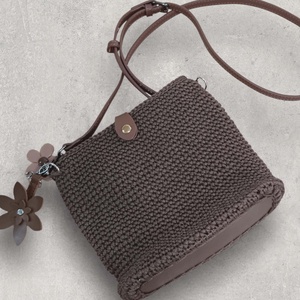 Kis méretű barna válltáska, Táska & Tok, Kézitáska & válltáska, Válltáska, Horgolás, MESKA