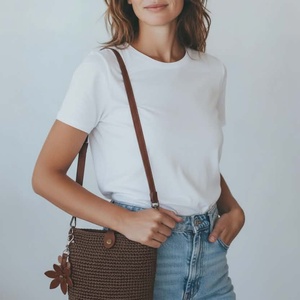 Kis méretű barna válltáska - táska & tok - kézitáska & válltáska - válltáska - Meska.hu