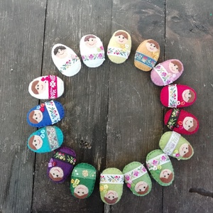 Matrjoska kitűző - ékszer - kitűző és bross - kitűző - Meska.hu