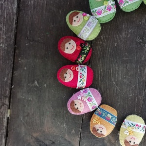 Matrjoska kitűző - ékszer - kitűző és bross - kitűző - Meska.hu