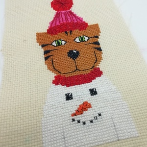 Cica hóemberes pulcsiban keresztszemes minta - kellékek & szerszámok - Meska.hu