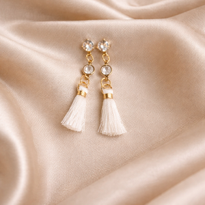 Selyem bojtos fülbevaló - ékszer - fülbevaló - lógó fülbevaló - Meska.hu