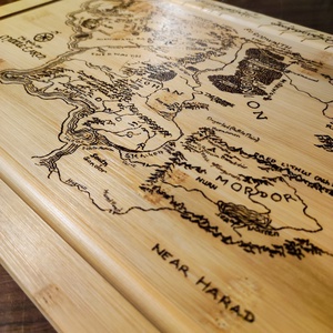 Fantasy térkép vágódeszka - LOTR - otthon & életmód - konyhafelszerelés, tálalás - sütés, főzés - vágódeszka - Meska.hu
