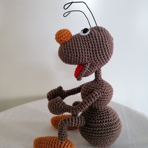 Amigurumi hangya  - otthon & életmód - dekoráció - asztal és polc dekoráció - asztaldísz - Meska.hu