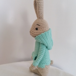Amigurumi nyuszi kapucnis pulcsiban  - játék & sport - plüssállat & játékfigura - nyuszi - Meska.hu