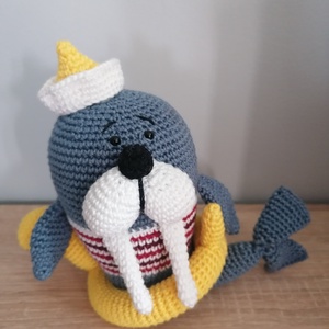 Amigurumi rozmár úszógumival  - játék & sport - plüssállat & játékfigura - más figura - Meska.hu