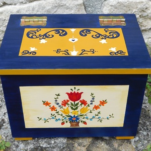 Hagyományos stílusú festett tulipános láda, menyasszonyi láda - esküvő - emlék & ajándék - Meska.hu