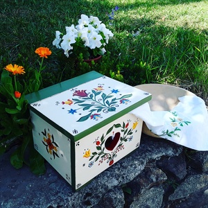 Hagyományos stílusú, mesés hangulatú, menyasszonyi láda,  tulipános festett fa ládikó, tulipános láda magyar motívumos - esküvő - Meska.hu