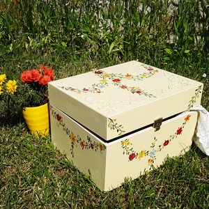 Elegáns barokk füzéres, kis láda, tulipános láda, menyasszonyi ládika - esküvő - emlék & ajándék - doboz - Meska.hu