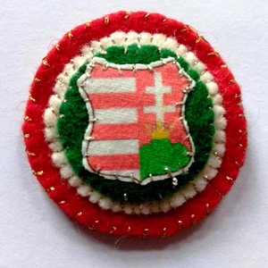 Címeres filc kokárda, Ékszer, Kitűző és Bross, Kitűző, Varrás, MESKA