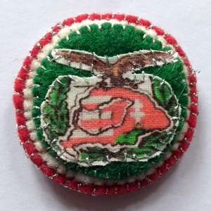Címeres filc kokárda, Ékszer, Kitűző és Bross, Kitűző, Varrás, MESKA