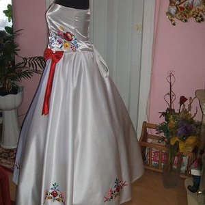 Menyasszonyi ruha, kalocsai hímzéssel, egyedi. - esküvő - ruha - menyasszonyi ruha - Meska.hu