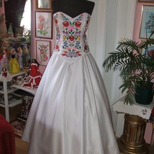 Menyasszonyi ruha, kalocsai himzett, két részes, füzős - esküvő - ruha - menyasszonyi ruha - Meska.hu