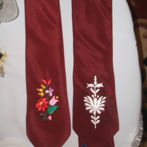 Kalocsai himzett nyakkendő, különböző szinekben., Esküvő, Kiegészítők, Nyakkendő, Hímzés, Varrás, MESKA