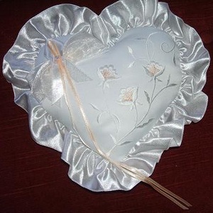 Himzett gyürűpárnák eladóak., Esküvő, Kiegészítők, Gyűrűtartó & Gyűrűpárna, Hímzés, Varrás, Meska