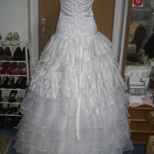 Menyasszonyi, báli, tánc, alkalmi ruha, kalocsai hímzéssel.  - esküvő - ruha - menyasszonyi ruha - Meska.hu