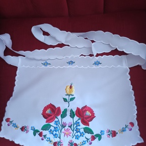 Kalocsai himzett kötények eladóak.  - otthon & életmód - konyhafelszerelés, tálalás - konyhai textil - kötény - Meska.hu