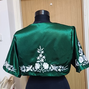 Kalocsai himzett boleró, zöld  - fehér  himzéssel. - esküvő - kiegészítők - bolero és válltakaró - Meska.hu